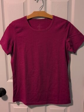 Brand New Woolx Classic Crew Neck Women's Top in Magenta
